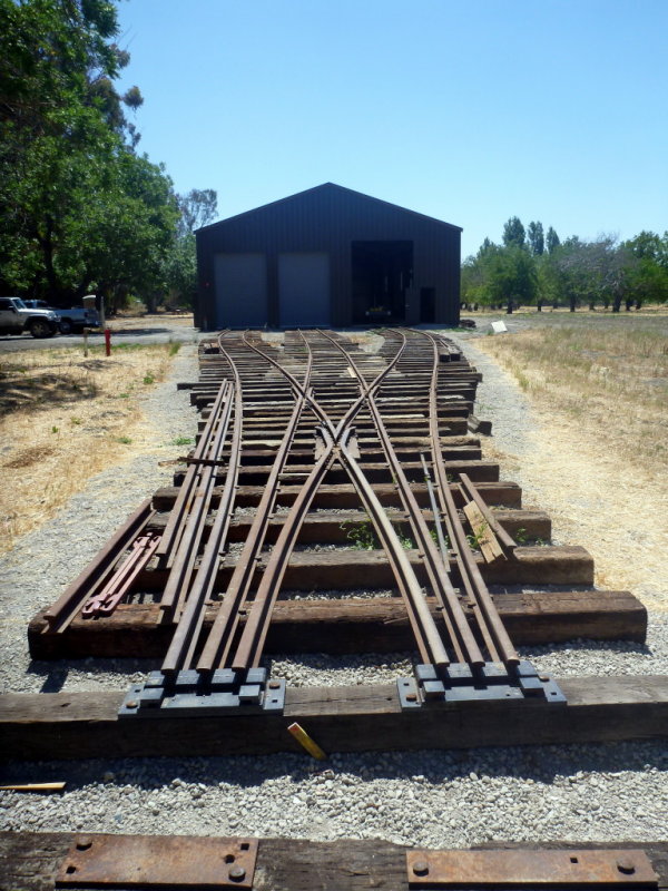 The headblocks on the three-way stub