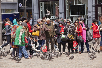 Amsterdam Palace tourists.jpg