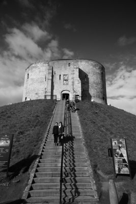 Clifford's Tower  13_d800_2862