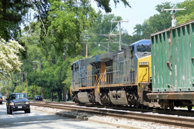 16 The engines of X702 pull a very long train of the green containers north to NYC.jpg