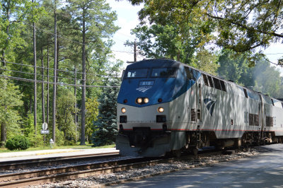 28 The afternoon shadows play on P40 818 as it brings the very late P052 north toward Lorton, VA.jpg