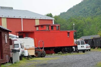 A standard gague caboose that the Rockhill Trolley Museum used as bunk house