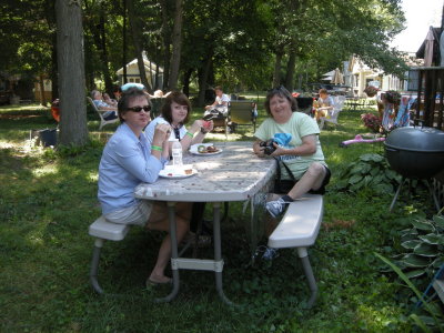 Karen, her daughter & Bonnie.jpg