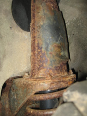 91 D90 LHS spring mount.JPG