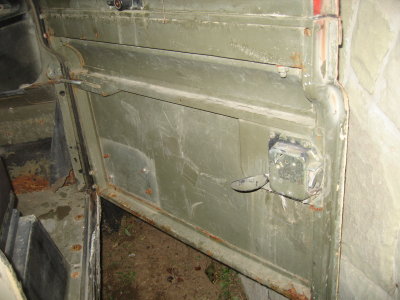 91 D90 RHS door.JPG