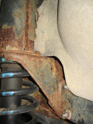 91 D90 RHS spring mount.JPG