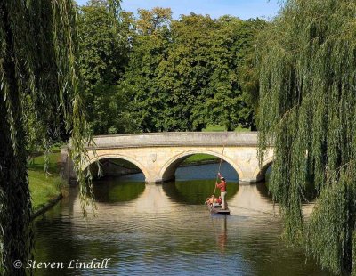 Cambridge - Punting on the Cam