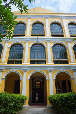  Sir Robert Ho Tung Library