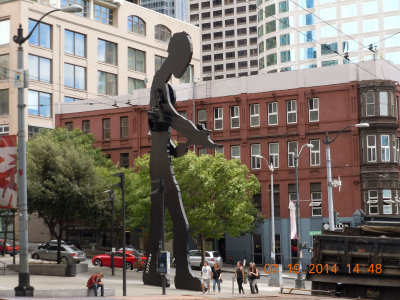 06-Seattle-15-The-Walking-Man.jpg