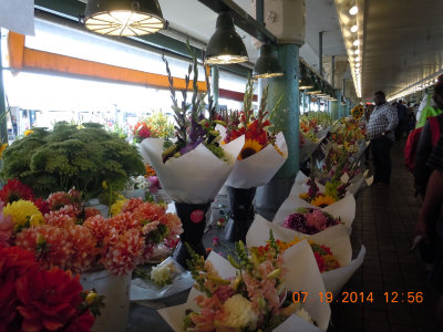 06-Seattle-16-Pikes-Market-Flowers.jpg