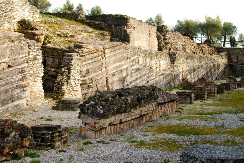 Roman Ruins of the Zona Archeologica7571
