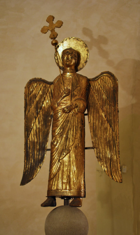 A gilded Angel8049