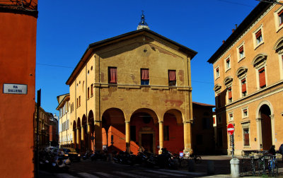 Bologna: A Walk Along Old Streets