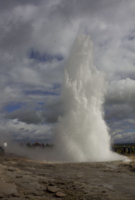27821_Strokka erupting.jpg