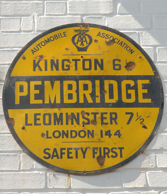 Pembridge AA sign.