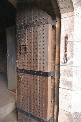 CC015. The main door to the Keep.