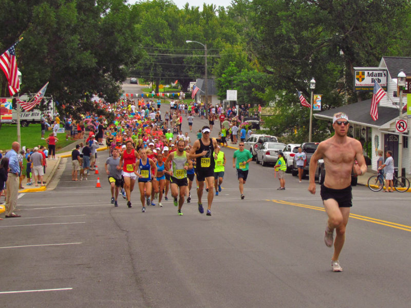 IMG_1454 running up Mill St - 2014.jpg