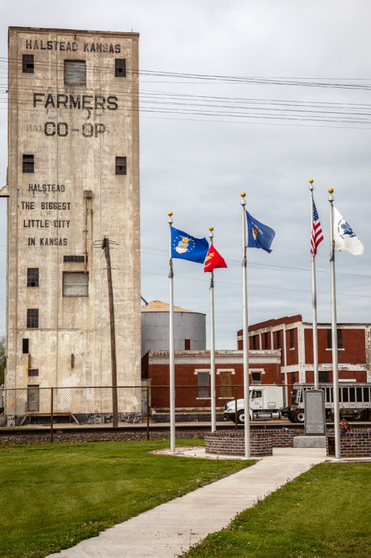 Halstead KS CO-OP 4 MU.jpg