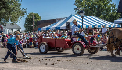 Yoder 2014 14 Parade 03a.jpg
