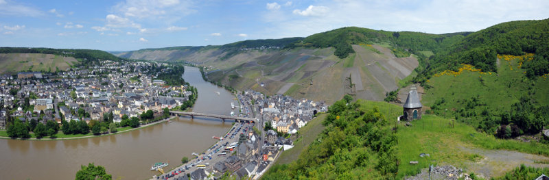 Panorama of the Mosel and Bernkastel-Kues from Burg Landshut
