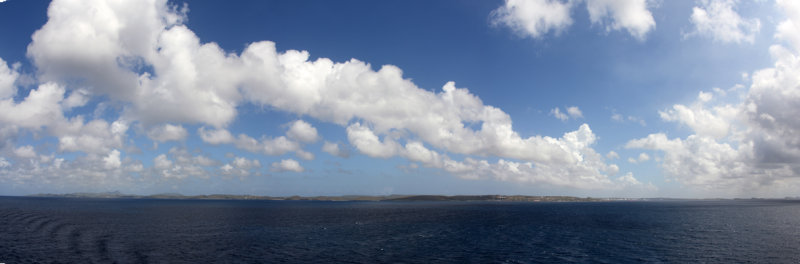 Panoramic view of the arrival into Curaao by sea
