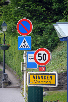 Vianden City Limits, Veianen in the local dialect