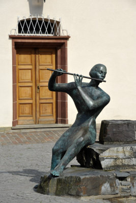 Sculpture of a flautist, Vianden