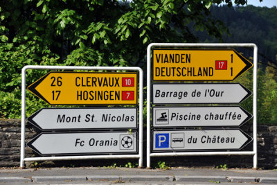 Road signs with the sights of Vianden