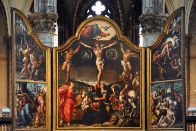 Altarpiece of Calvary, Triptych by Bernard van Orley above the altar behind the Burgundian tombs