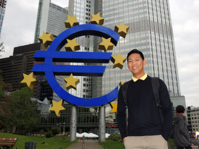 Euro-Skulptur, Willy-Brandt-Platz, Frankfurt