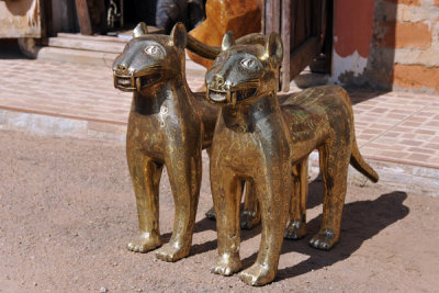 Benin-style bronze leopards, Abuja