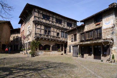 Place des Halles, Prouges - Town Square