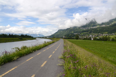 Liechtensteiner Rheintalroute cycleway