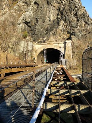 Tunnel Portal