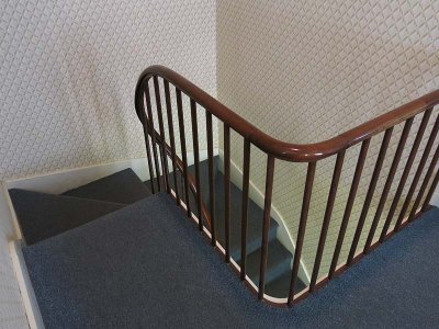 Center Stairway