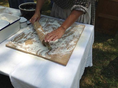 Rolling Egg Noodles