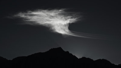 Horsetail Cloud over Lone Pine Pk Last Sun Rays BW