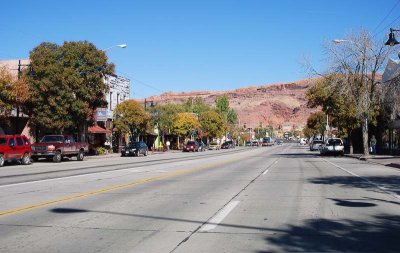 Looking north on Center Street (US 191) in downtown