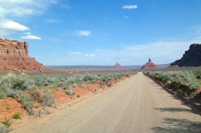 Leaving the valley, heading for Moab... 20150420_7362