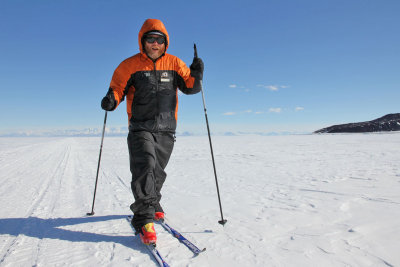 Skiing to McMurdo