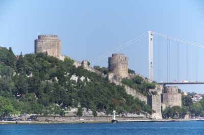304 Tochtje over de Bosporus met zijn drieeen.jpg
