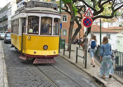 065  2012-05-07 Alfama.jpg