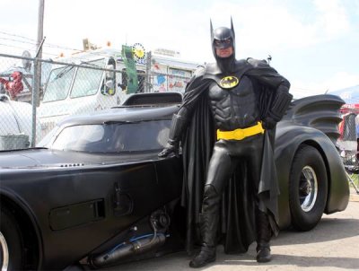 1989_Batmobile_and_Batman.jpg