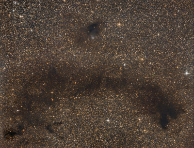 Barnard 62 et  63, grande marque sombre