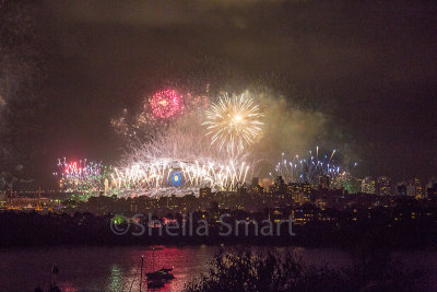 Fireworks with Harbour Bridge 