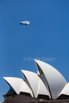 Sydney Opera House and dirigible 