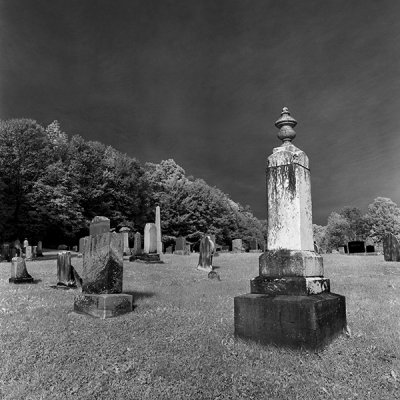 MacLaren Cemetery, Wakefield