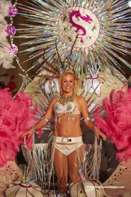E SITGES CARNAVAL NOCHE IMG_8676.jpg