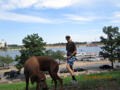 VictoriaAndMeAtGatewayArchPark.jpg