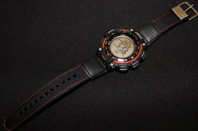 CASIO SPORT GEAR OUTGEAR MENS WATCH TRIPLE SENSOR SGW-1000B-4A LEATHER/CLOTH BAND